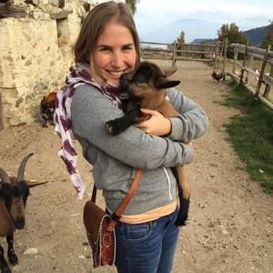 Meet your Posher, Caroline